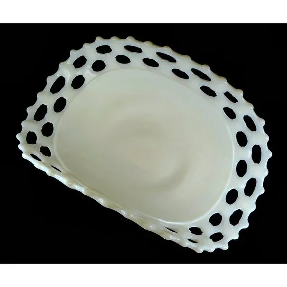 Westmoreland Doric Milk Glass Banana Stand Mid-Century Lace Edged Serveware - Picture 5 of 6